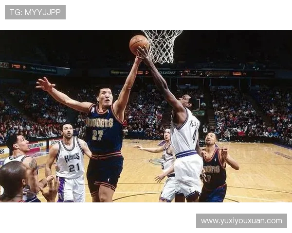 巴特尔与诺维斯基的篮球传奇对决：从巅峰到荣耀的精彩瞬间